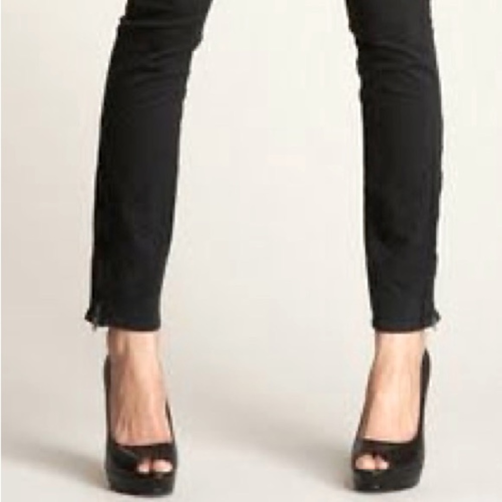 Carlos Santana Skyscraper Black Peep Toe Pumps